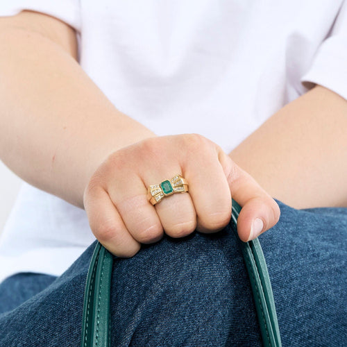 Bague 54 Bague Tank or jaune, émeraude et diamants 58 Facettes ENG10352