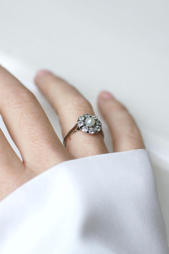 Bague 55.5 Bague Marguerite Ancienne Perle Bouton et Diamant 58 Facettes