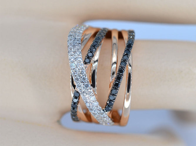 Bague 54 Bague en or rose sertie de diamants blancs et noirs taille brillant 58 Facettes 2183