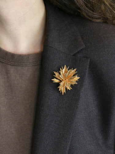 Broche OJ PERRIN Broche étoile or jaune 58 Facettes 1126.3