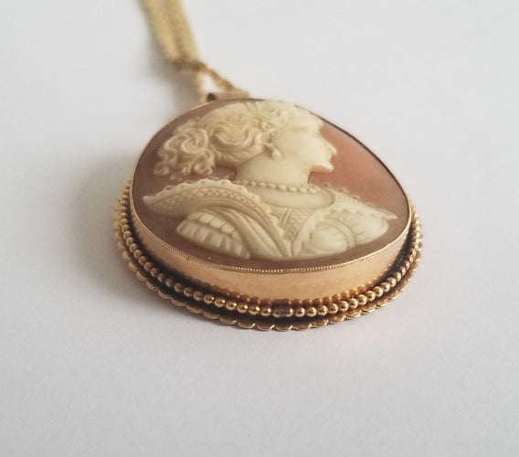 Collier Collier chaîne et pendentif camée en or jaune 18k 58 Facettes