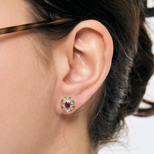 Boutons d'oreilles or jaune, rubis et diamants 58 Facettes PAL32244