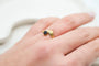 Bague 55 Bague or jaune et saphir, décor ailé 58 Facettes 3804