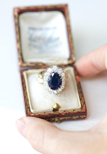 Bague 50.5 Bague Marguerite saphir 4,60 Cts entourage diamants 58 Facettes