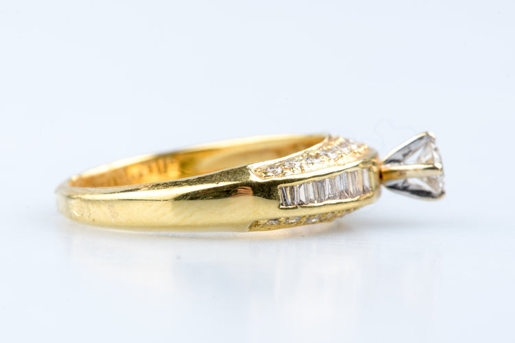 Bague 53 Bague en or jaune entièrement sertie de diamants 58 Facettes BG31300214-107