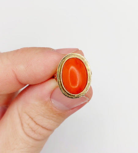 Bague 43 Bague cocktail or rose, cabochon de corail, Art Déco 58 Facettes A06379