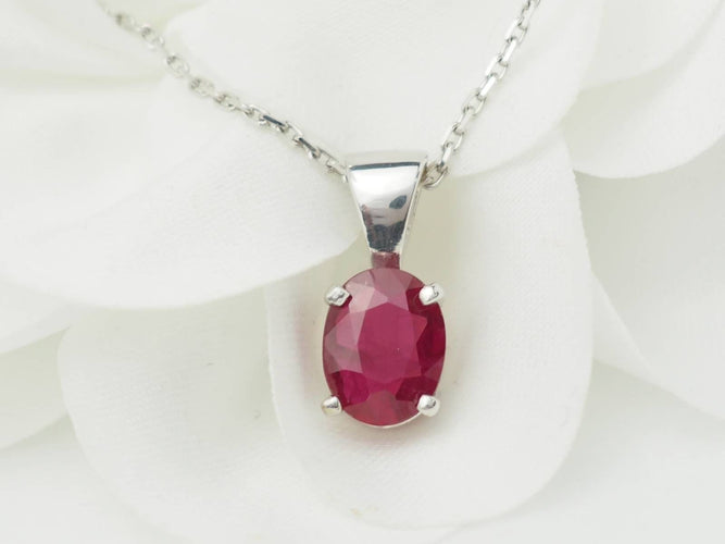 Collier Collier solitaire en or blanc et rubis 2,12ct 58 Facettes 20021