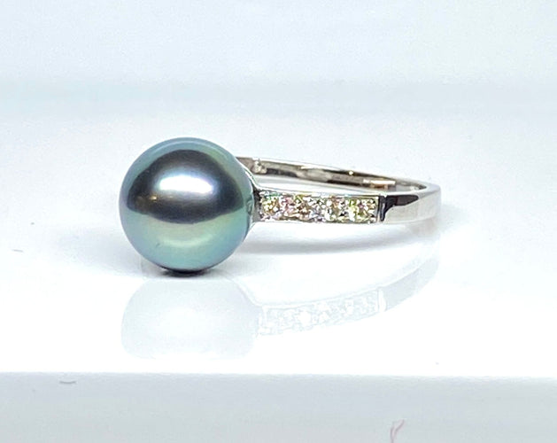 Bague 53 Bague en or blanc, perle de Tahiti et diamants 58 Facettes AB516