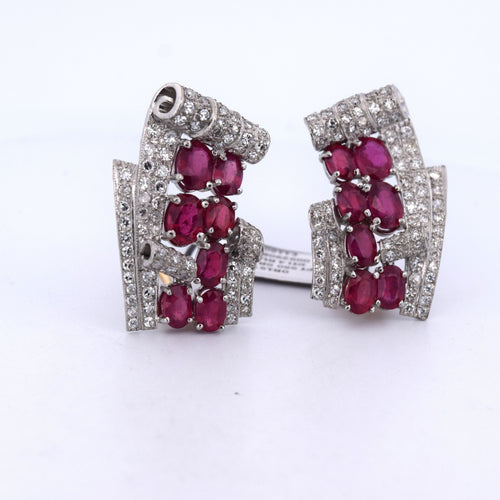 Boucles d'oreilles Boucles d'oreilles en platine et or jaune serties de rubis et de diamants 58 Facettes