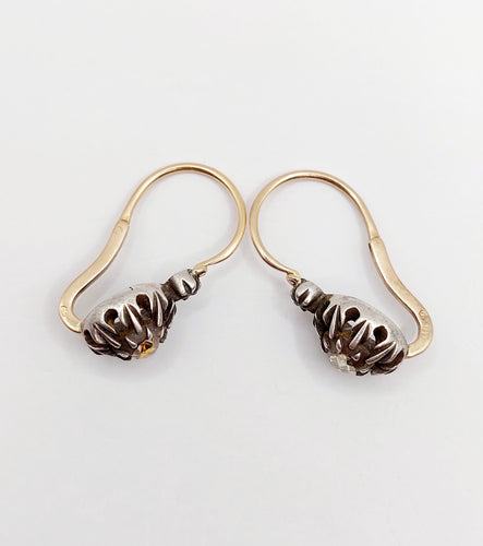 耳钉 18k玫瑰金维多利亚风格，银和玫瑰式切割钻石镶嵌于金箔上（约1870年） 