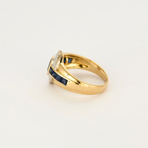Vintage ring in yellow gold and sapphires.