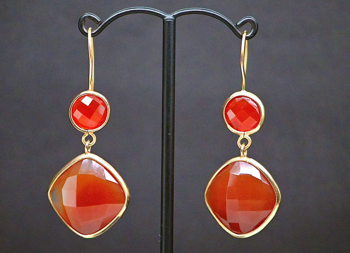 Boucles d'oreilles Boucles d'oreilles pendantes en or jaune 18 carats et agate rouge 58 Facettes