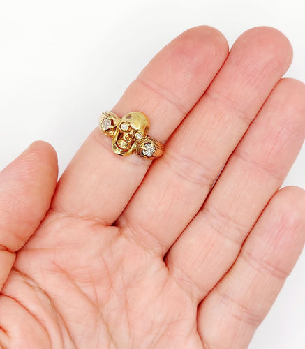 Bague 56.5 Bague momento mori antique or jaune 14k tête de mort et diamants taille anciennes 58 Facettes A05056