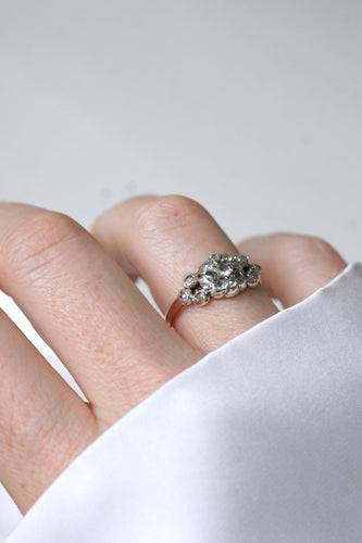 Bague Ancienne bague jarretière Marguerite diamants 58 Facettes