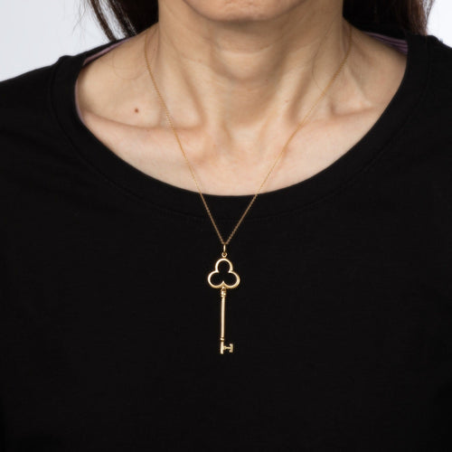 Collier Tiffany & Co - Pendentif et collier clé trèfle en or jaune 58 Facettes G14175