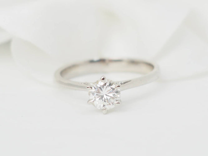 Bague 52.5 Bague solitaire en or blanc et diamant 0.58ct 58 Facettes 28293/31331