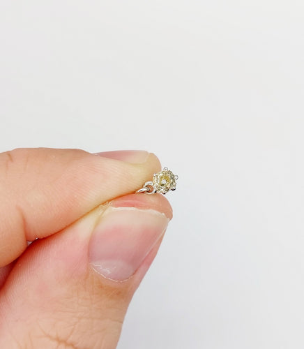 Pendentif Petit pendentif antique or blanc 18k diamant taille ancienne 0,18 carat (1920) 58 Facettes A06139