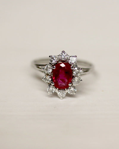 Bague 56.5 Bague Pompadour Rubis Ovale et Diamants 58 Facettes A11142