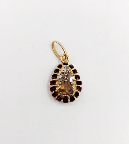 Pendentif Pendentif victorien or jaune, poire et diamants taille rose (circa 1870) 58 Facettes A06250