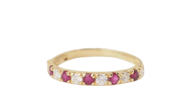 Bague 53 Demi alliance en or jaune, rubis et diamants 58 Facettes 32930