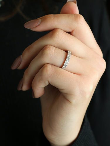 Bague 52 CARTIER Bague Lanière or blanc diamants 58 Facettes 1109.2