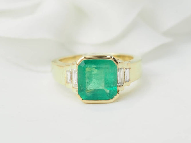 Bague 52.5 Bague en or jaune, émeraude et diamants 58 Facettes 33540