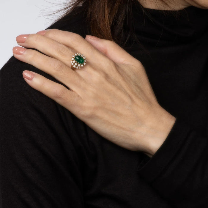 Anello cabochon con smeraldo e diamanti, fidanzamento con pietre preziose in oro vintage
