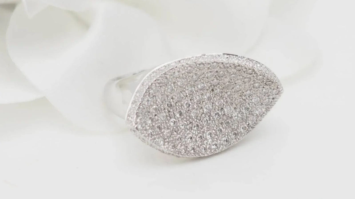 Bague 52.5 Bague pavage en or blanc et diamants 58 Facettes 18487