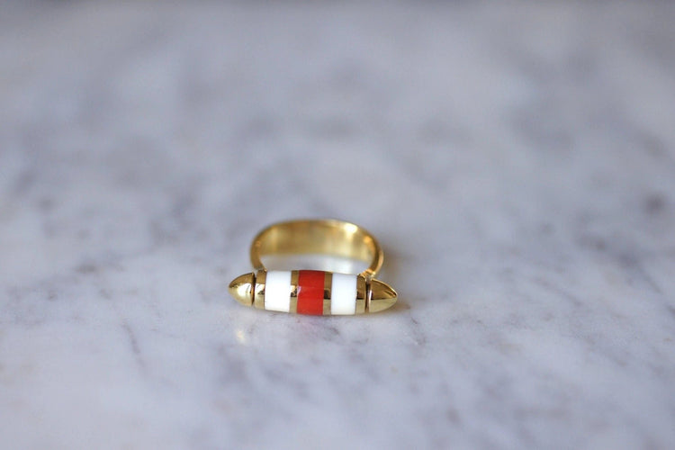 Bague fuseau moderniste or, corne, et corail 58 Facettes