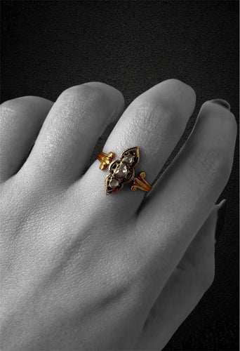 Bague Bague victorienne ornée d'émaux noirs et de diamants 58 Facettes
