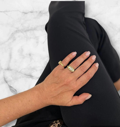 Bague Bague Ancienne Gravée Trois Pierres 58 Facettes