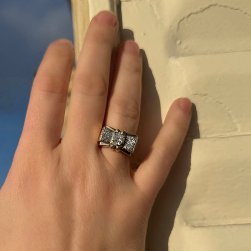 Bague 60 Bague Tank noeud or jaune, or gris, platine et diamants 58 Facettes REF24099CF-262