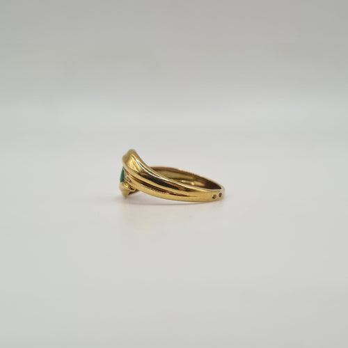 Bague 54.5 Bague or jaune sertie d'une émeraude et diamants 58 Facettes