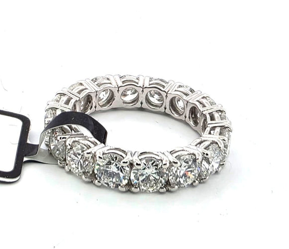 Bague 53 Magnifique bague en or blanc sertie de diamants de qualité supérieure 58 Facettes