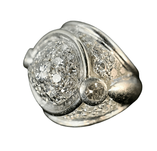 Bague 53 Bague dôme or blanc avec pavage de diamants 58 Facettes