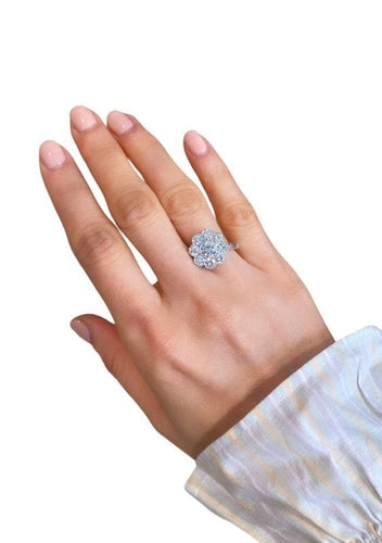 Bague 53 Bague Marguerite, en or blanc 18k et diamants 58 Facettes