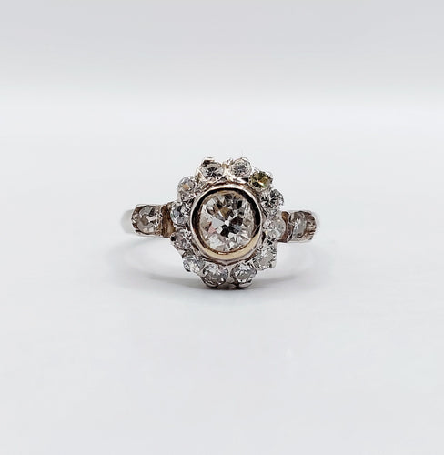 Bague 52 Bague marguerite art deco or blanc 18k et 1,02 carats diamant taille ancienne (circa 1940) 58 Facettes A05086