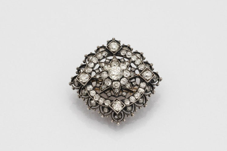 Broche Brooch antique en or jaune et argent avec diamants anciens, fin XIXe siècle 58 Facettes 10359