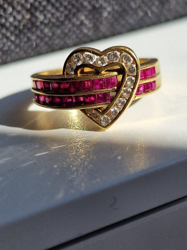 Cartier - Inel inimă din aur galben 18k, diamante și rubine 