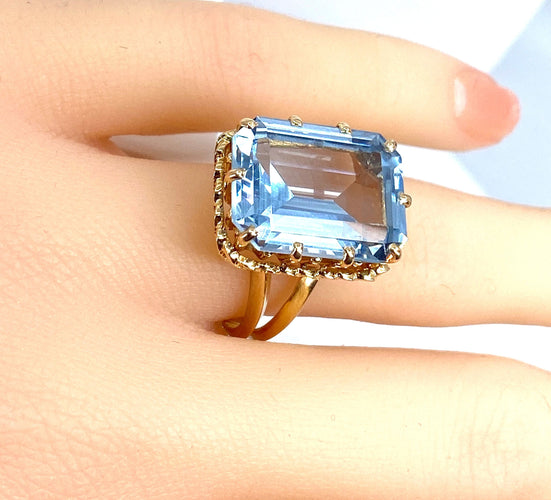 Bague 52 Bague en or jaune 18 carats avec aigue-marine 13 carats 58 Facettes AB667