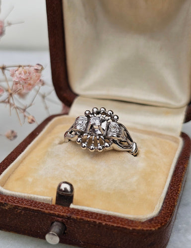 Bague 53 Bague or blanc diamants 58 Facettes 227