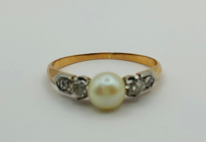 Bague Bague en or jaune avec perle, design Art déco 58 Facettes 50117