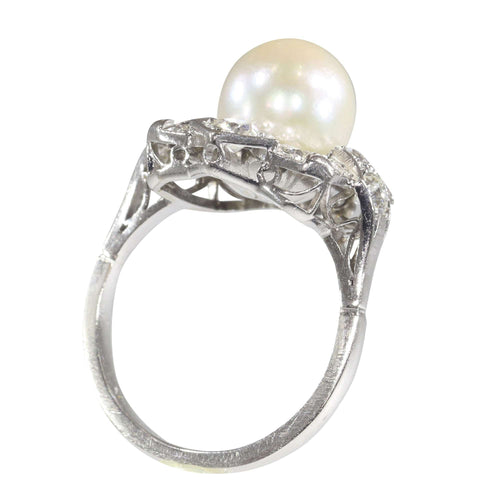 Bague 50 Géométrie du glamour : exploration d'une bague Art déco belge des années 1920 58 Facettes 22132-0317