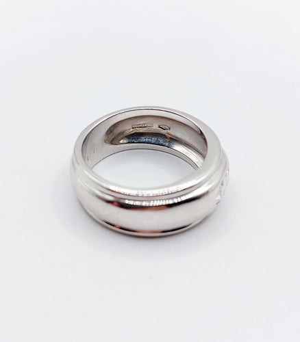 Bague 51 Boucheron - Bague Axelle bombée en or blanc 18k et diamant ovale 0,40 carat 58 Facettes A06571