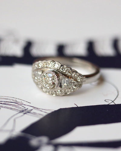 Bague 53 Bague Art Déco Or Gris et Diamants 58 Facettes A11371