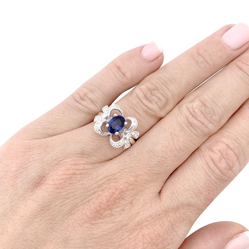 Bague 49 Bague Mellerio "Reine de Coeur Désirée" or blanc, diamants, saphir. 58 Facettes 33647