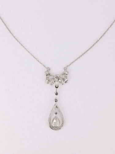 Collier Collier noeud Belle Epoque or blanc diamant poire taille ancienne 58 Facettes J542
