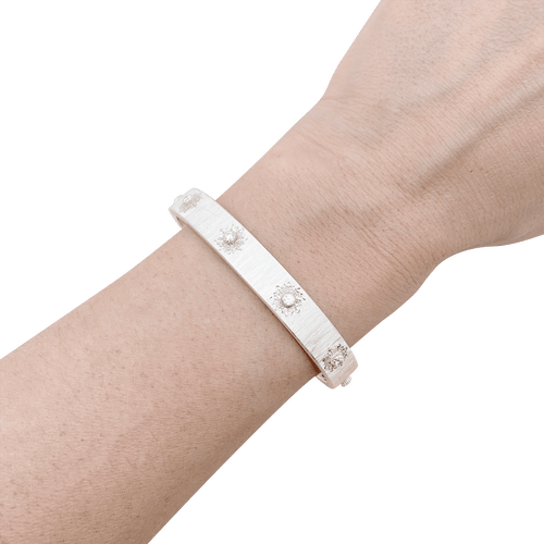 Bracelet Buccelati "Macri Classica" or blanc, diamants. 58 Facettes 34177