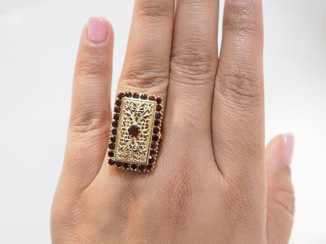 Bague 56 Bague vintage en or jaune et grenats 58 Facettes 33467