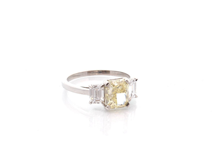 Bague 53 Bague diamant jaune de 2,01cts en platine 58 Facettes 27426-27584